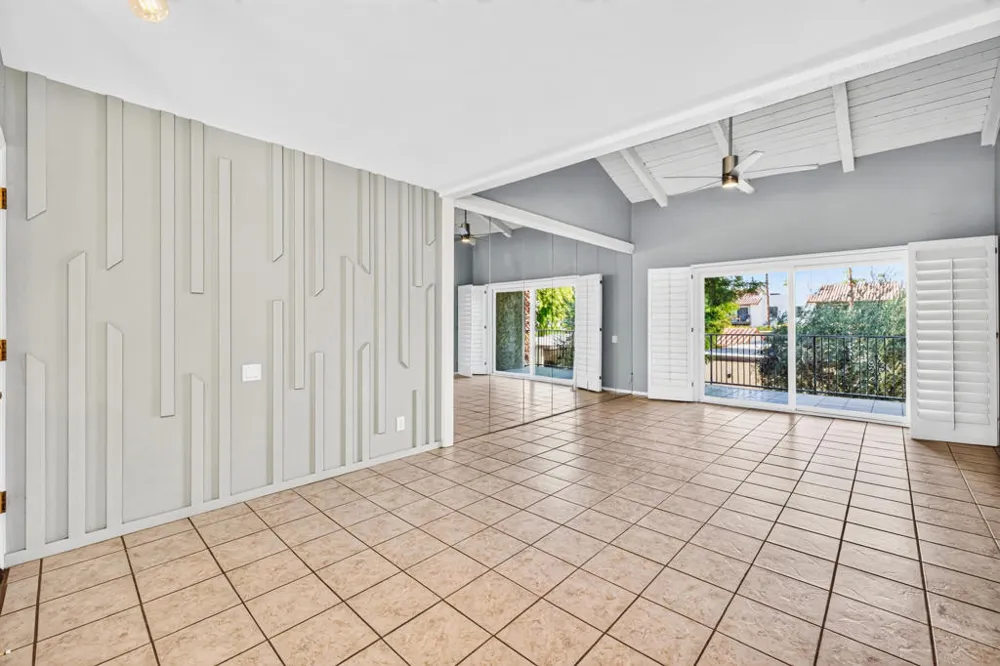 2160 S Palm Canyon Drive #9 Palm Springs, CA 92264