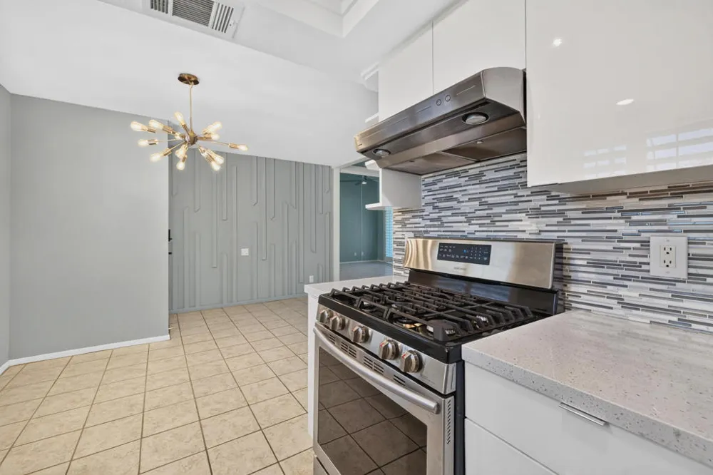 2160 S Palm Canyon Drive #9 Palm Springs, CA 92264