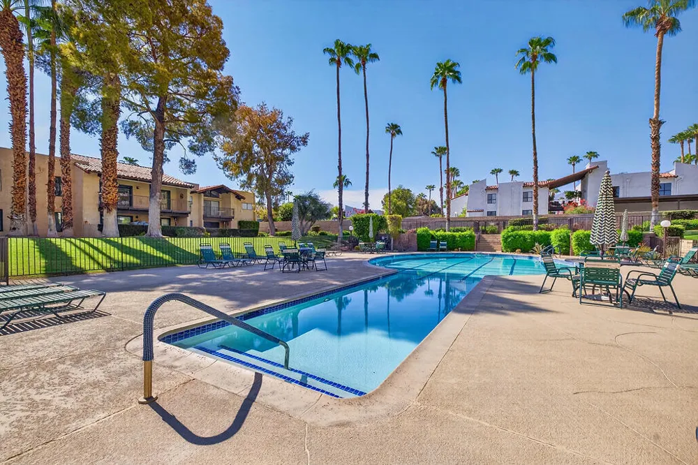 2160 S Palm Canyon Drive #9 Palm Springs, CA 92264
