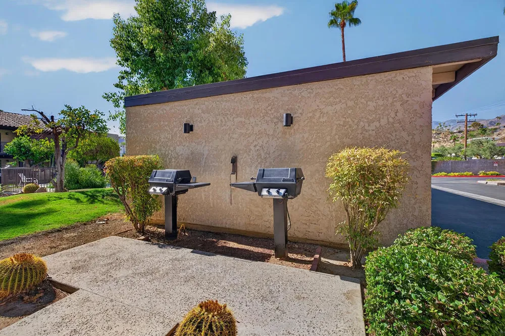 2160 S Palm Canyon Drive #9 Palm Springs, CA 92264