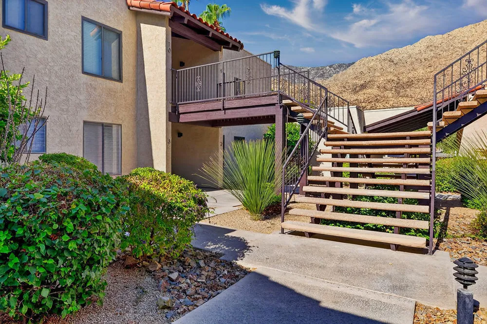 2160 S Palm Canyon Drive #9 Palm Springs, CA 92264