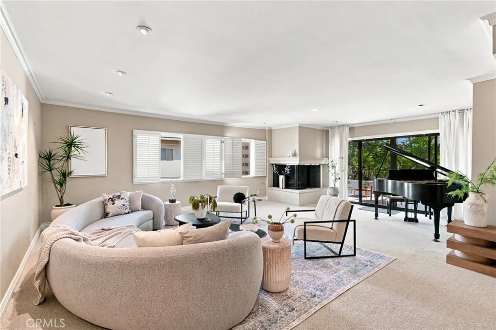 1255 S Orange Grove Boulevard #5 Pasadena, CA 91105