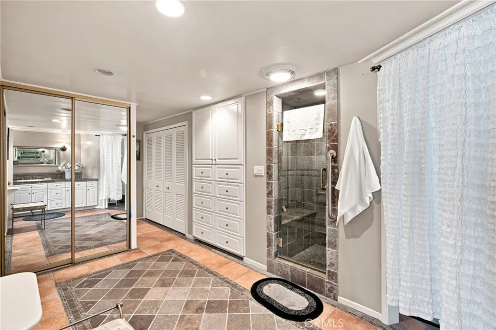 1255 S Orange Grove Boulevard #5 Pasadena, CA 91105