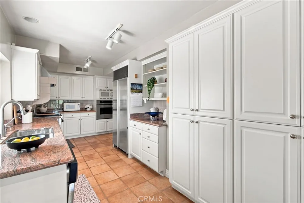 1255 S Orange Grove Boulevard #5 Pasadena, CA 91105