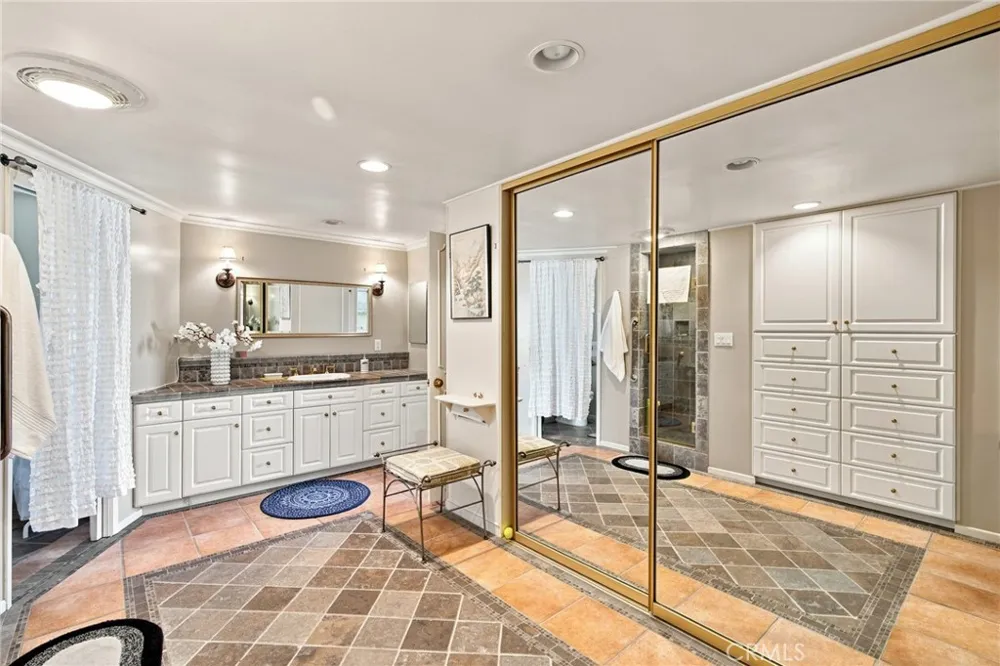 1255 S Orange Grove Boulevard #5 Pasadena, CA 91105