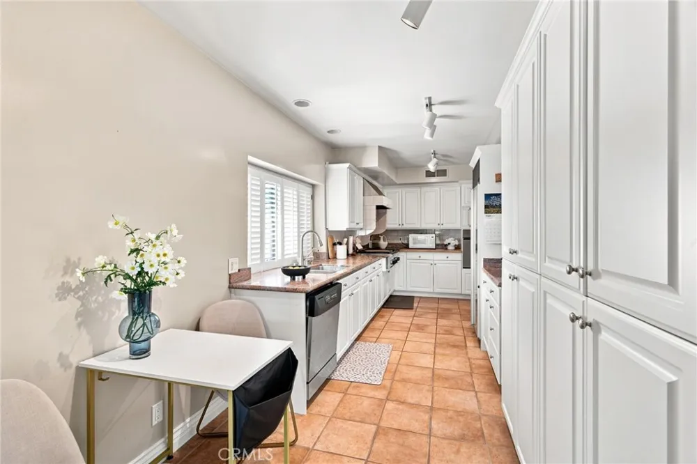1255 S Orange Grove Boulevard #5 Pasadena, CA 91105