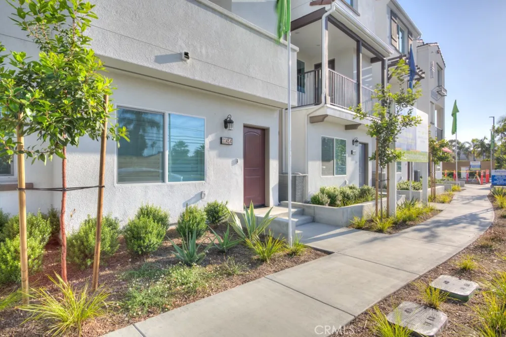 11454 Artesia Artesia, CA 90701