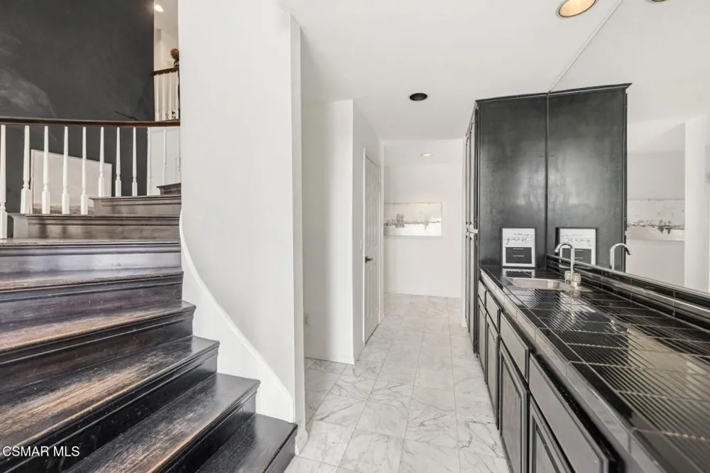 5536 Easterly Road Agoura Hills, CA 91301