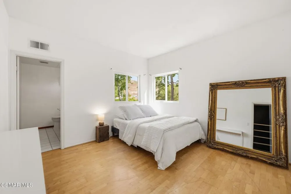5536 Easterly Road Agoura Hills, CA 91301