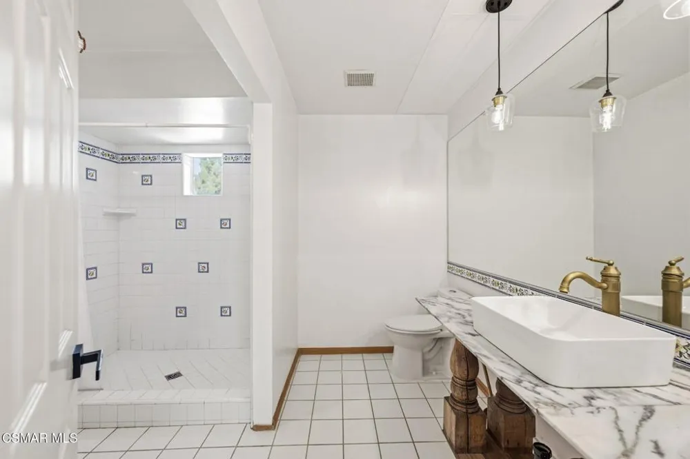 5536 Easterly Road Agoura Hills, CA 91301
