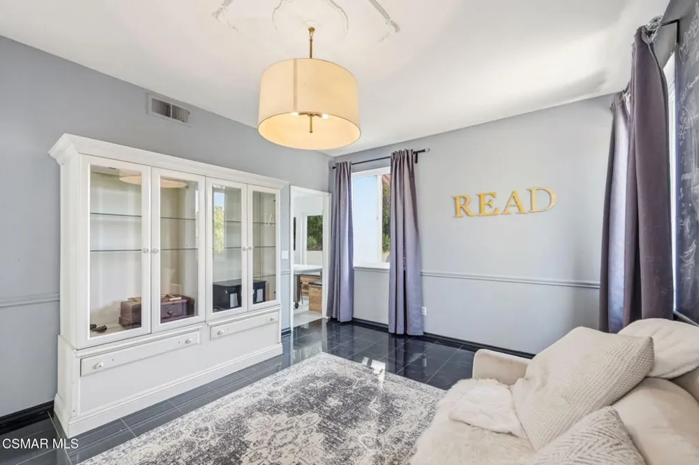 5536 Easterly Road Agoura Hills, CA 91301