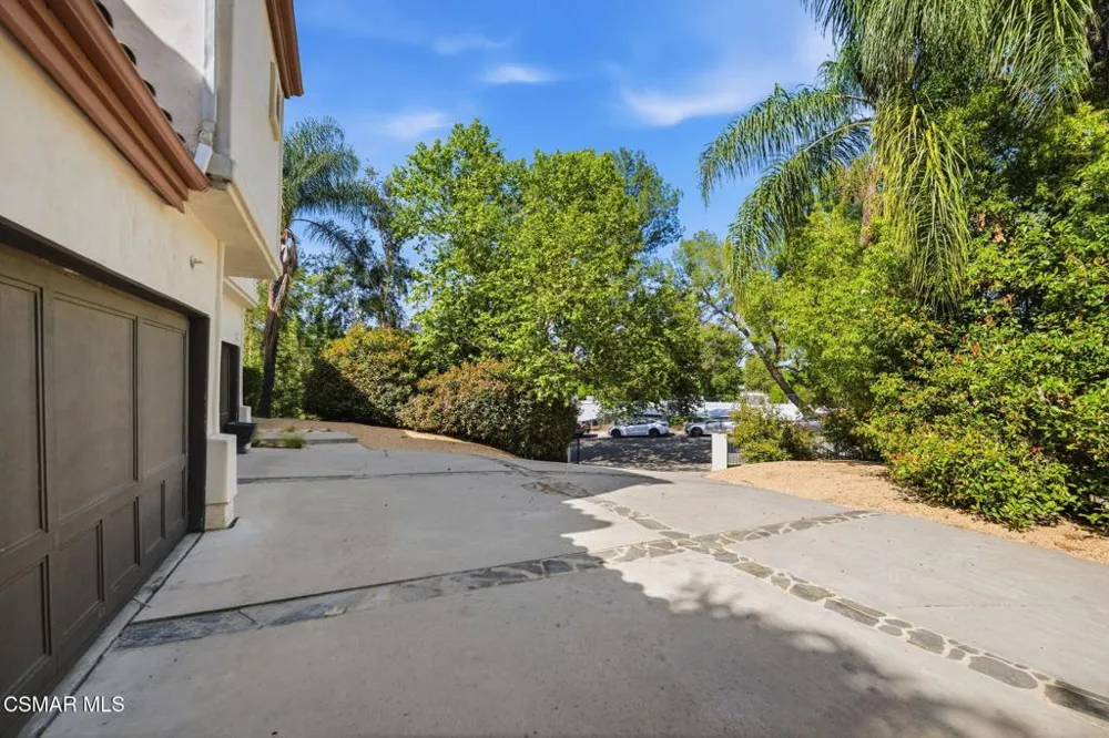 5536 Easterly Road Agoura Hills, CA 91301