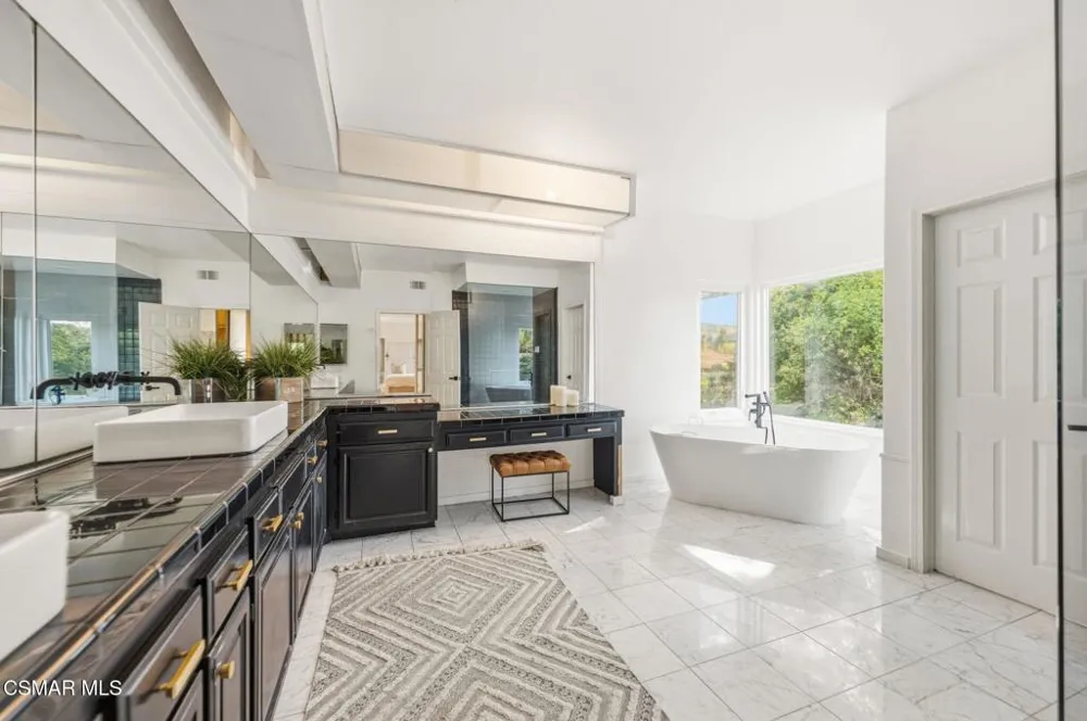 5536 Easterly Road Agoura Hills, CA 91301