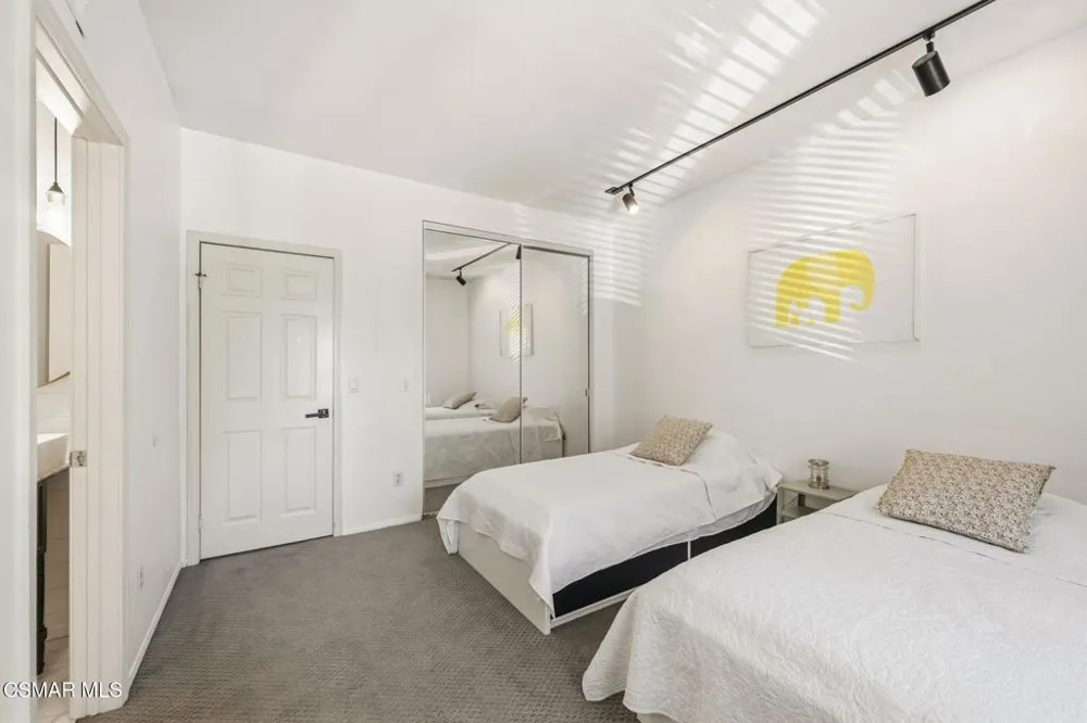 5536 Easterly Road Agoura Hills, CA 91301