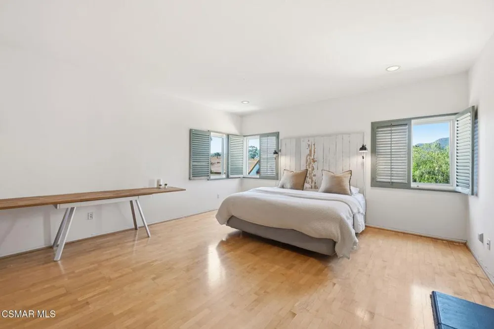 5536 Easterly Road Agoura Hills, CA 91301