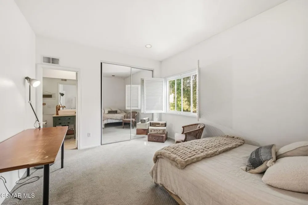 5536 Easterly Road Agoura Hills, CA 91301