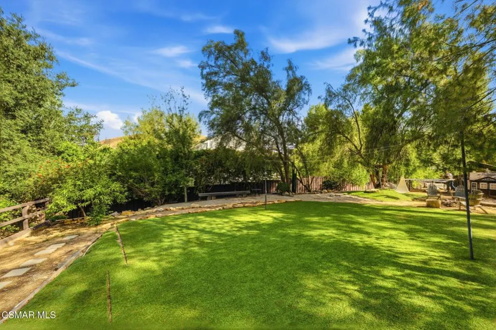 5536 Easterly Road Agoura Hills, CA 91301