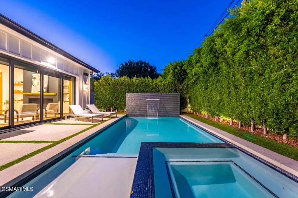 5444 Murietta Avenue Sherman Oaks, CA 91401