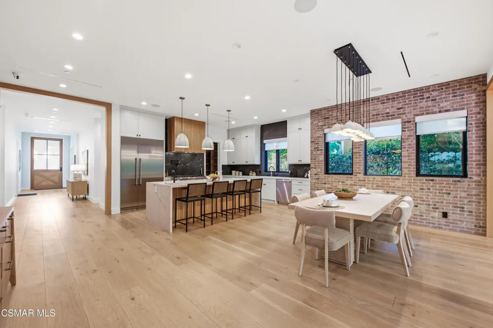 5444 Murietta Avenue Sherman Oaks, CA 91401