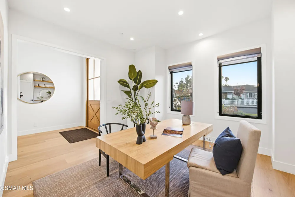 5444 Murietta Avenue Sherman Oaks, CA 91401