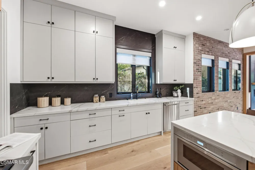 5444 Murietta Avenue Sherman Oaks, CA 91401