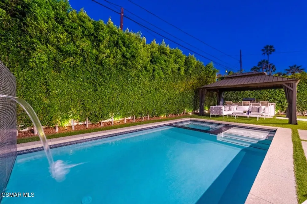 5444 Murietta Avenue Sherman Oaks, CA 91401