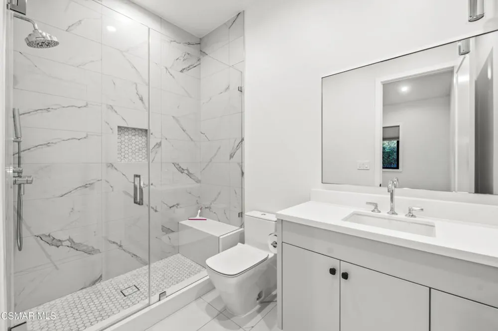 5444 Murietta Avenue Sherman Oaks, CA 91401