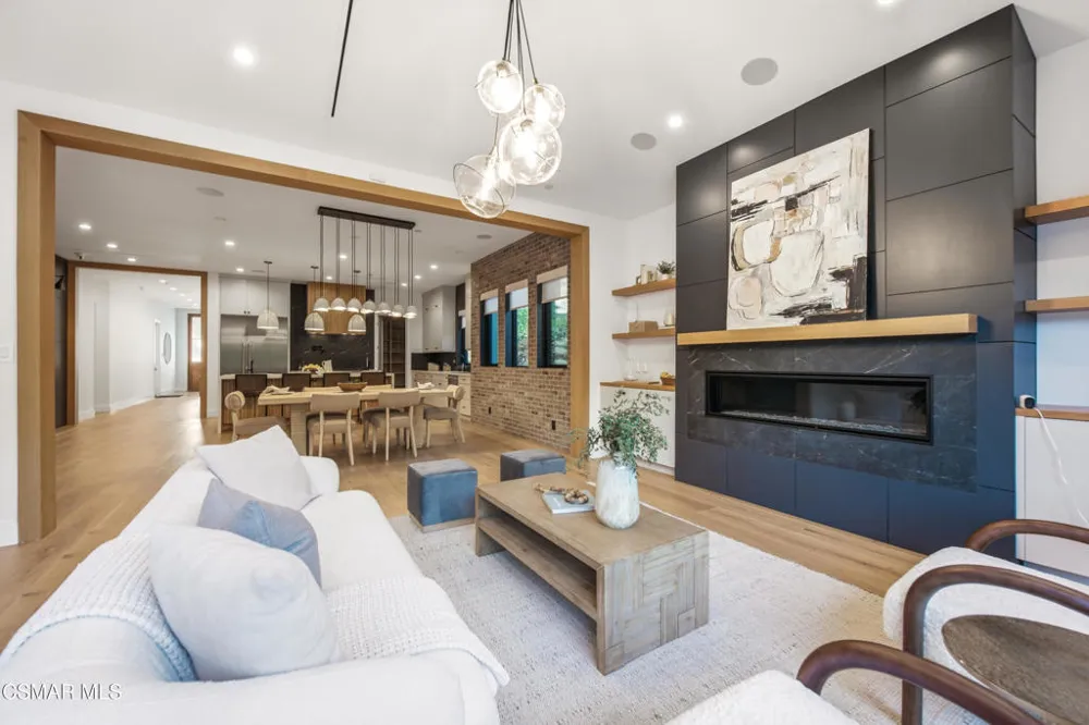 5444 Murietta Avenue Sherman Oaks, CA 91401