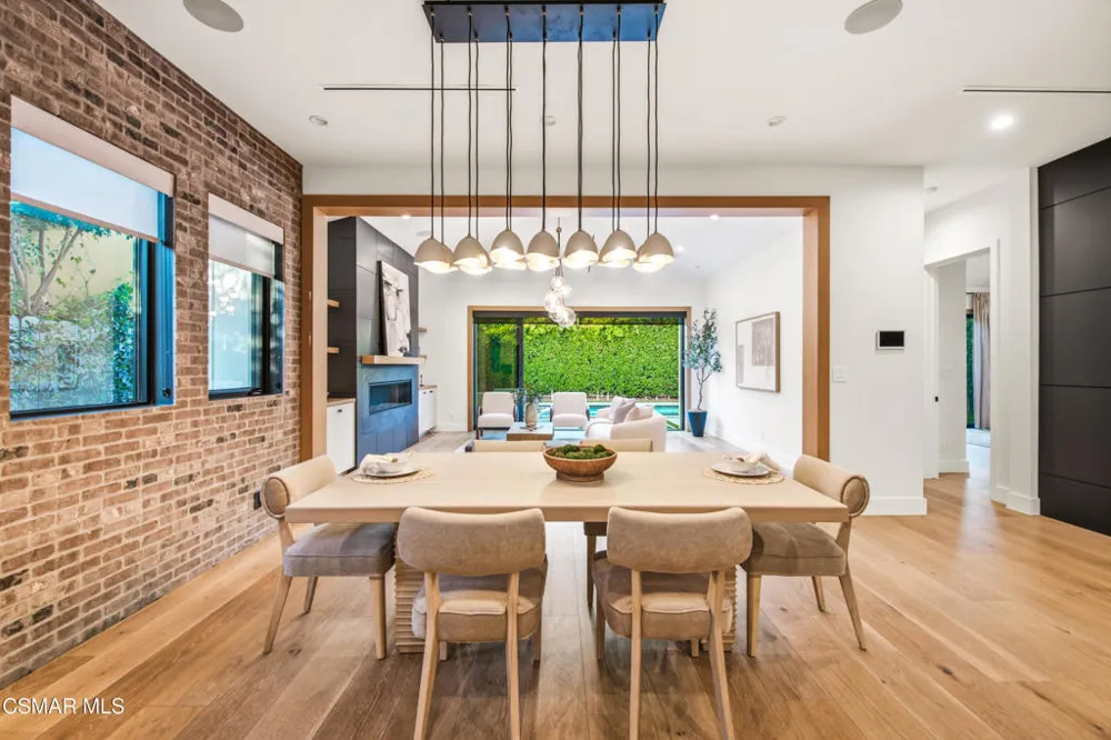5444 Murietta Avenue Sherman Oaks, CA 91401