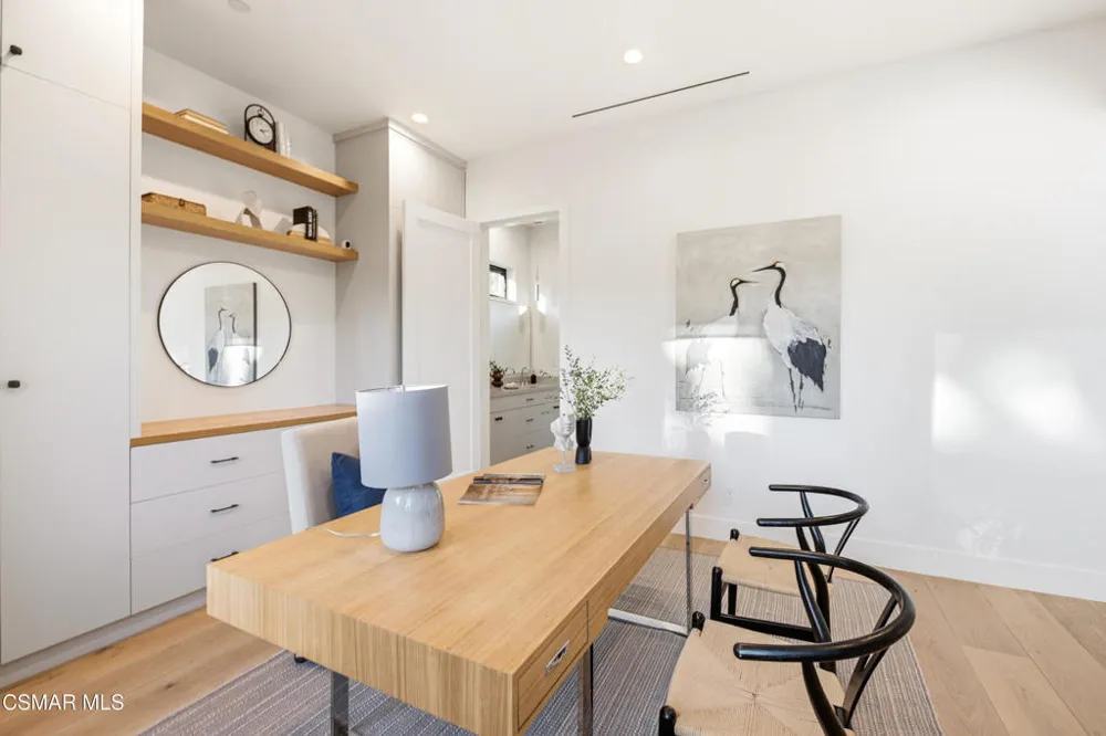 5444 Murietta Avenue Sherman Oaks, CA 91401