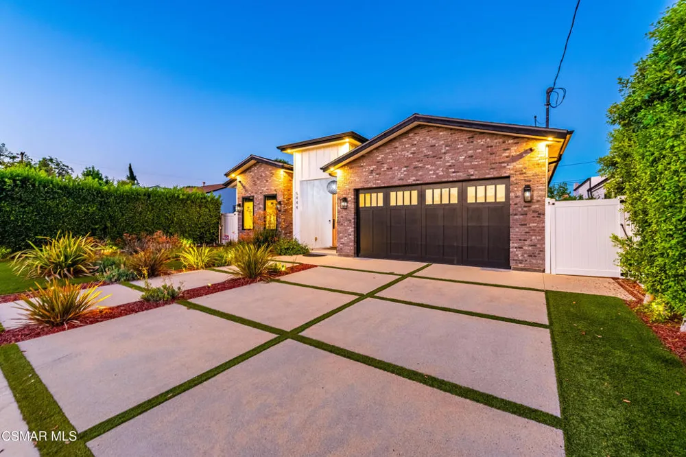 5444 Murietta Avenue Sherman Oaks, CA 91401
