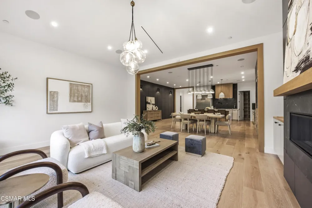 5444 Murietta Avenue Sherman Oaks, CA 91401