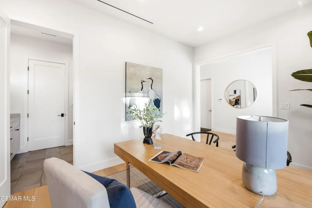 5444 Murietta Avenue Sherman Oaks, CA 91401
