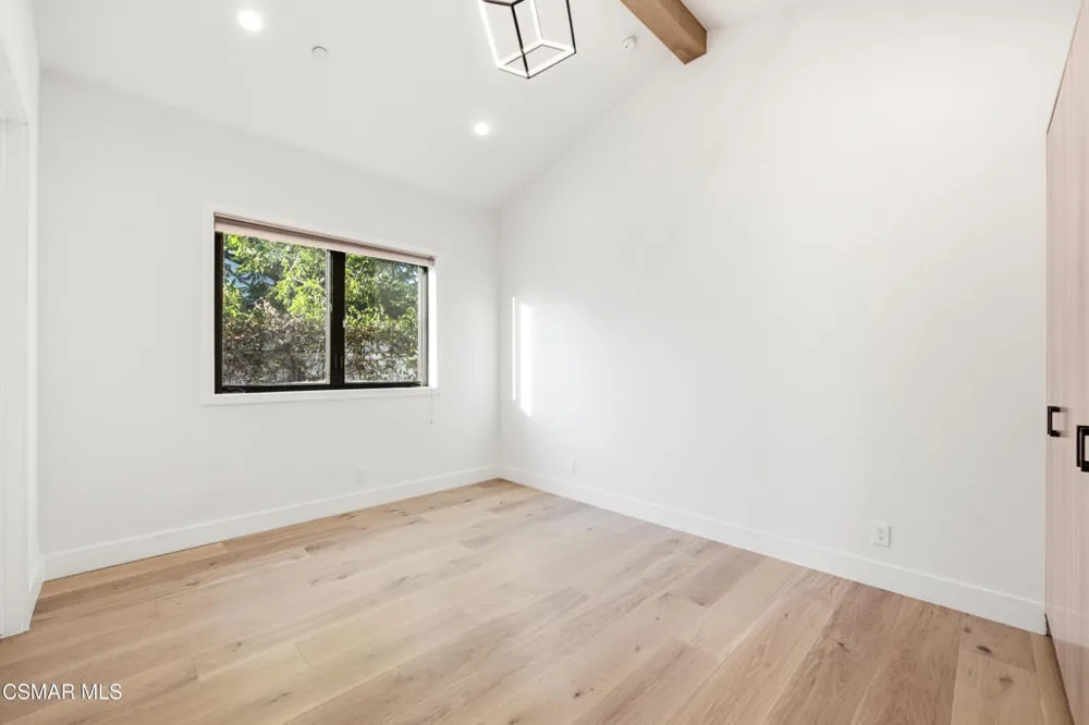 5444 Murietta Avenue Sherman Oaks, CA 91401
