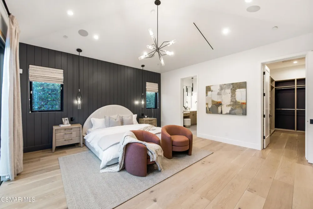 5444 Murietta Avenue Sherman Oaks, CA 91401
