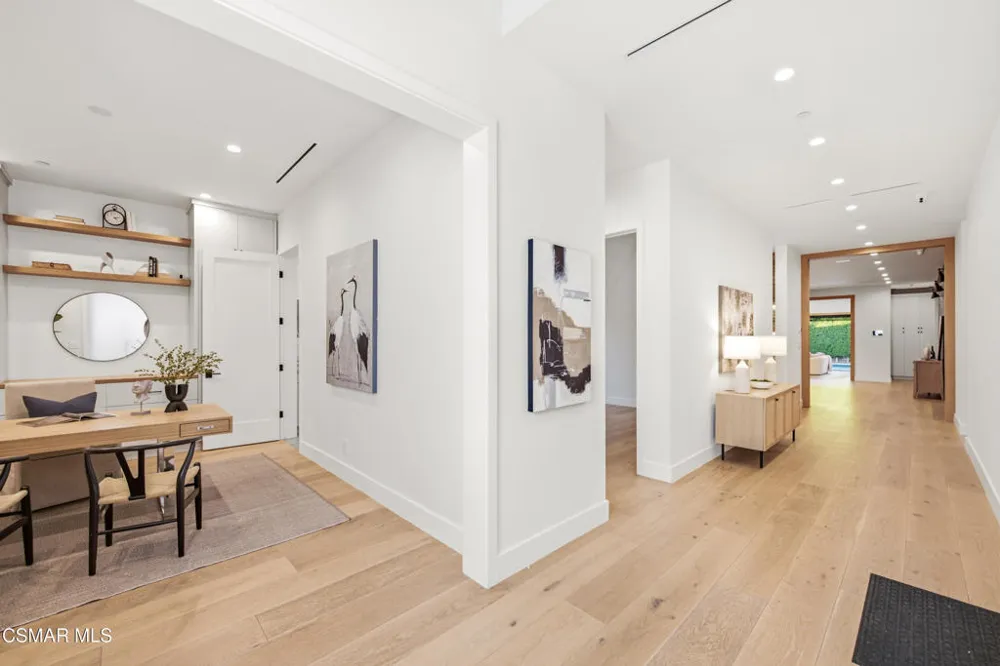 5444 Murietta Avenue Sherman Oaks, CA 91401