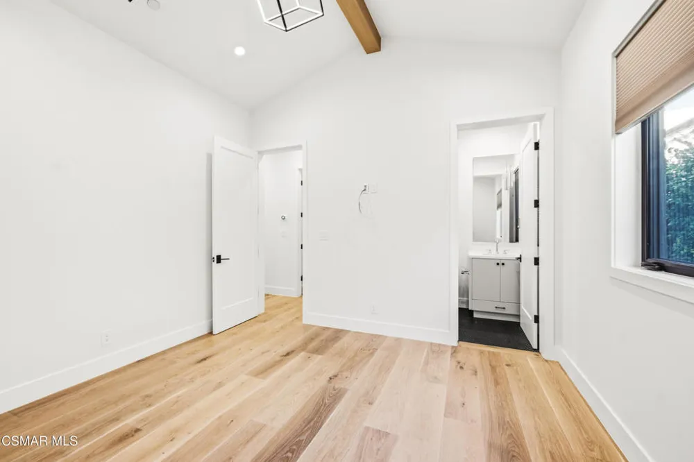 5444 Murietta Avenue Sherman Oaks, CA 91401