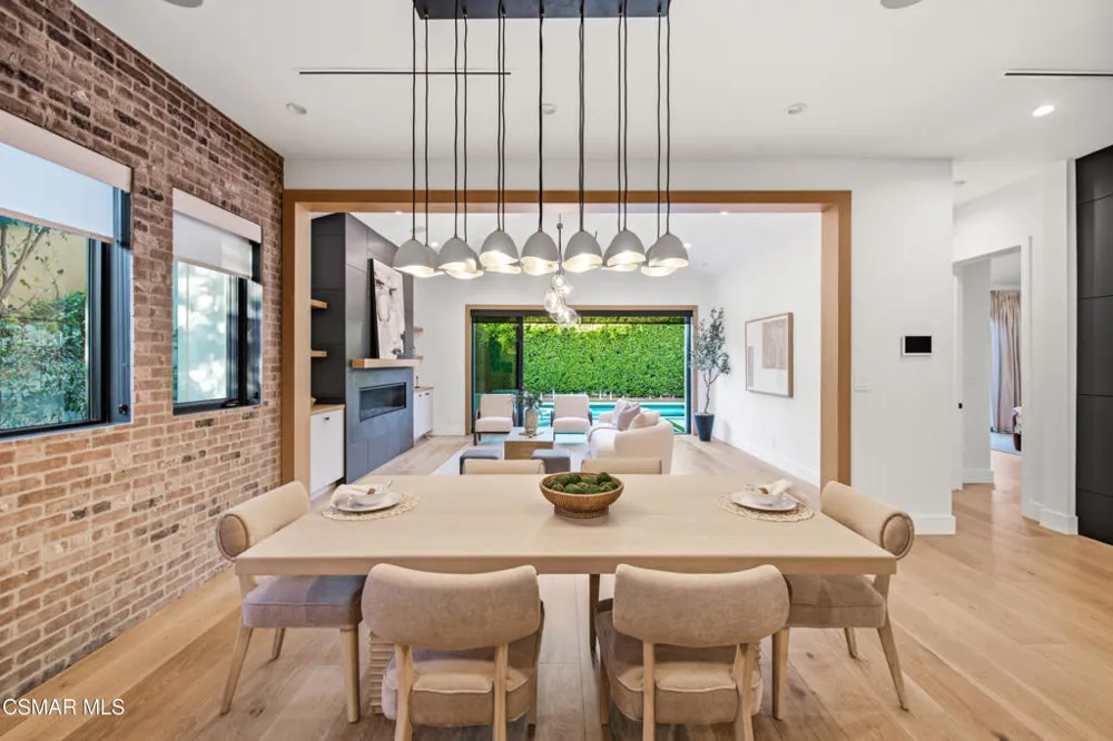 5444 Murietta Avenue Sherman Oaks, CA 91401