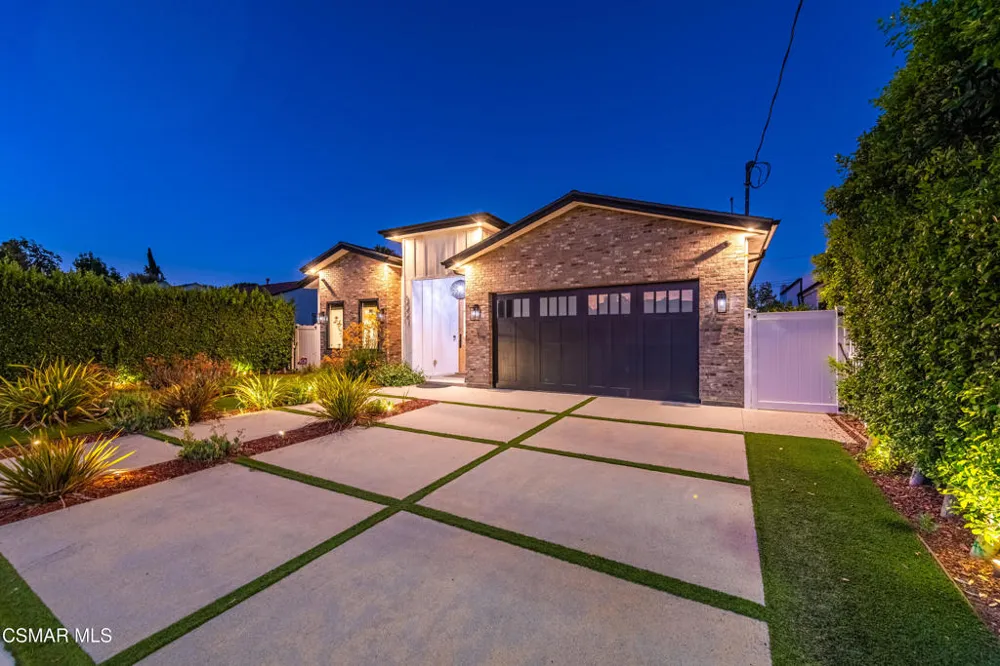 5444 Murietta Avenue Sherman Oaks, CA 91401