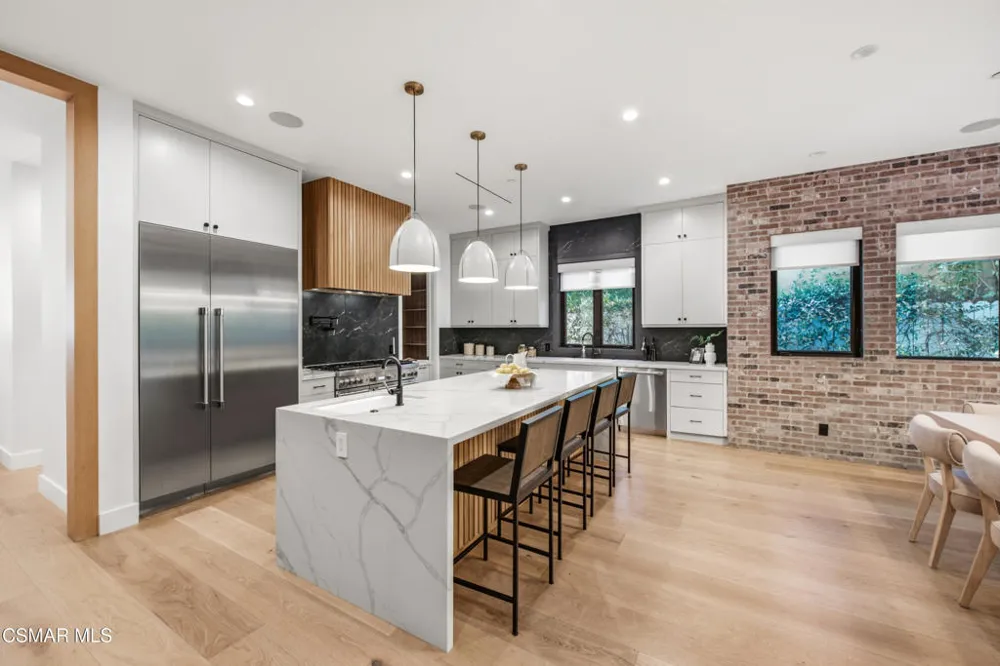 5444 Murietta Avenue Sherman Oaks, CA 91401
