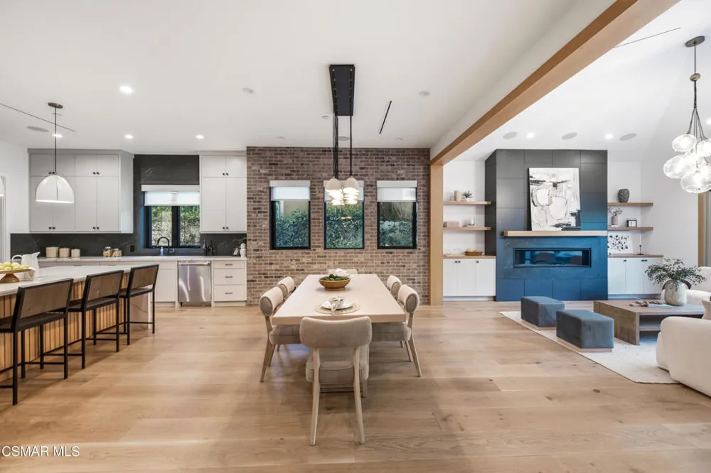 5444 Murietta Avenue Sherman Oaks, CA 91401