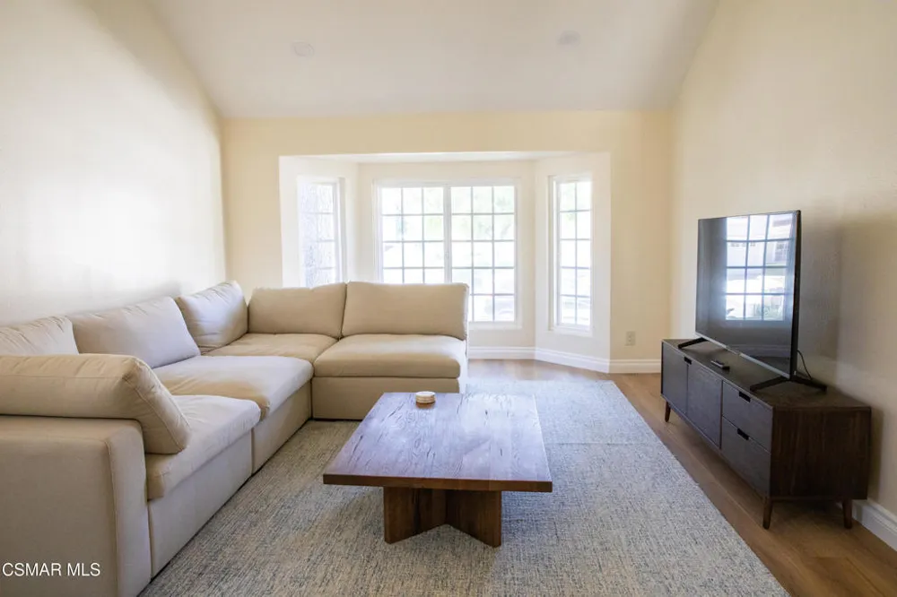 2794 Parkview Drive Thousand Oaks, CA 91362