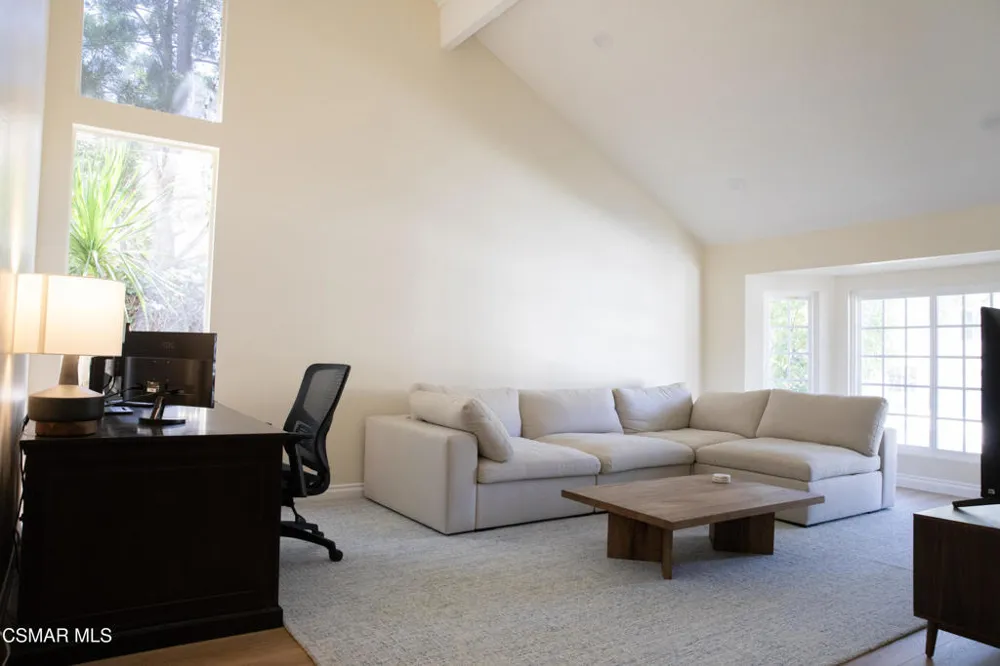 2794 Parkview Drive Thousand Oaks, CA 91362