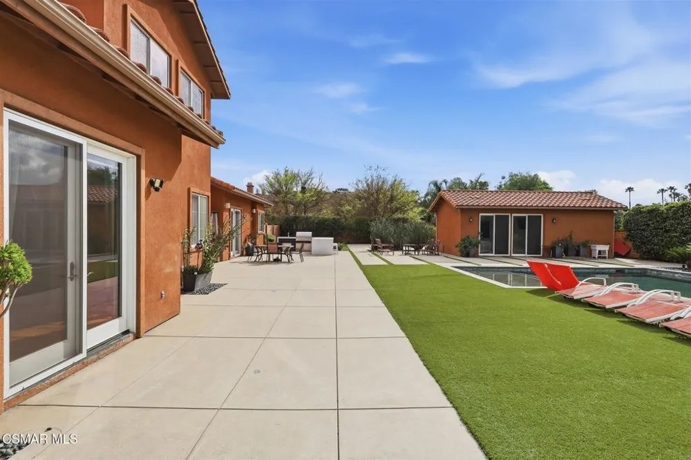 9651 Sagebrush Avenue Chatsworth, CA 91311