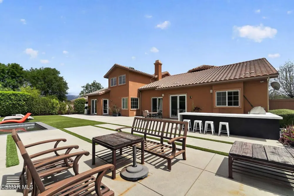 9651 Sagebrush Avenue Chatsworth, CA 91311