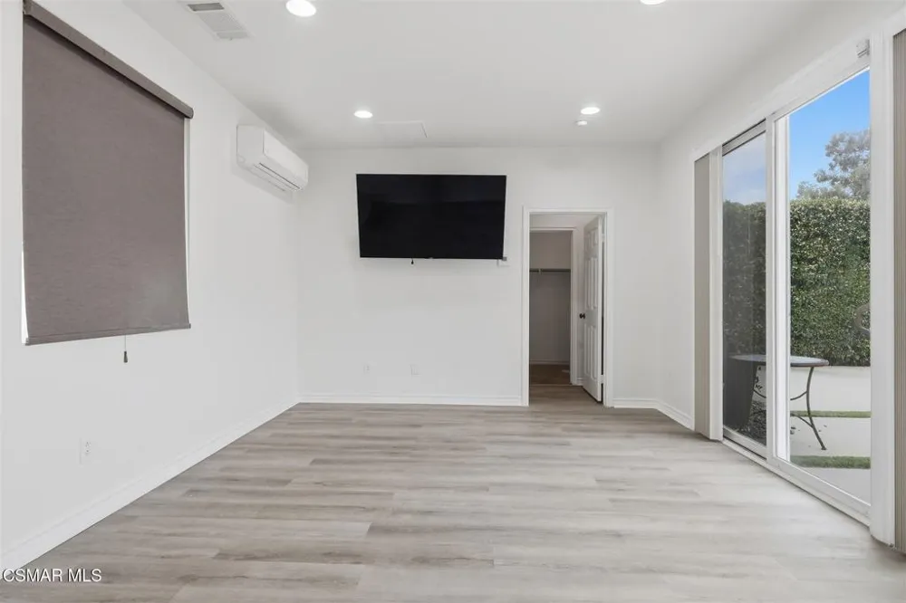 9651 Sagebrush Avenue Chatsworth, CA 91311