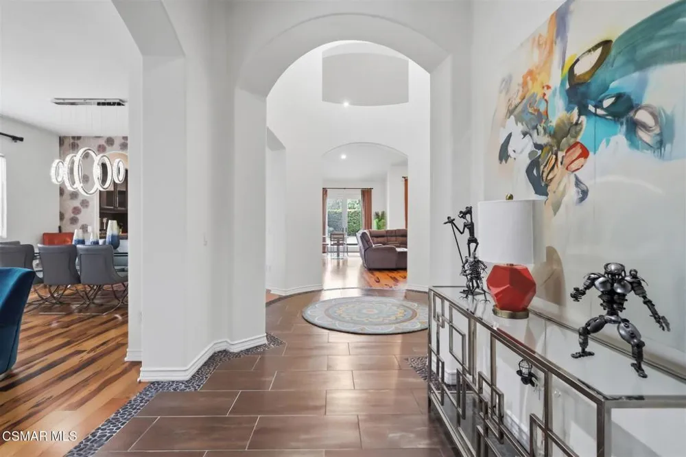 9651 Sagebrush Avenue Chatsworth, CA 91311