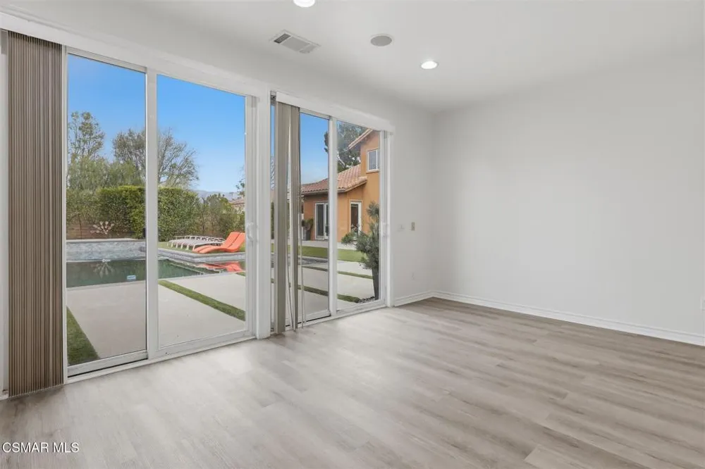 9651 Sagebrush Avenue Chatsworth, CA 91311