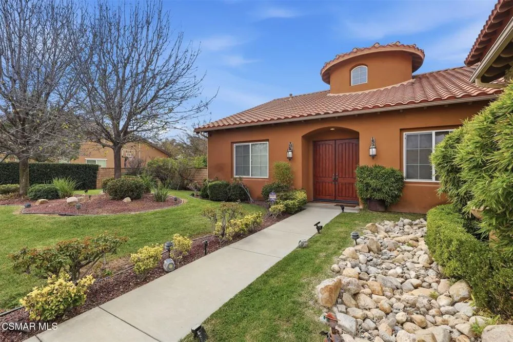 9651 Sagebrush Avenue Chatsworth, CA 91311