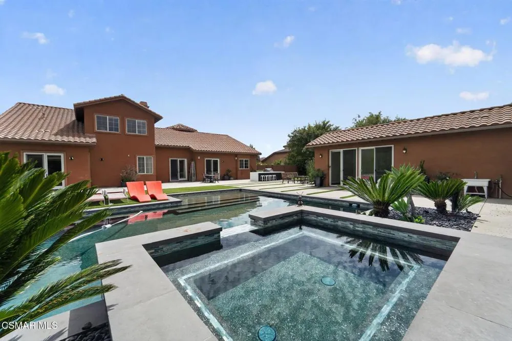 9651 Sagebrush Avenue Chatsworth, CA 91311